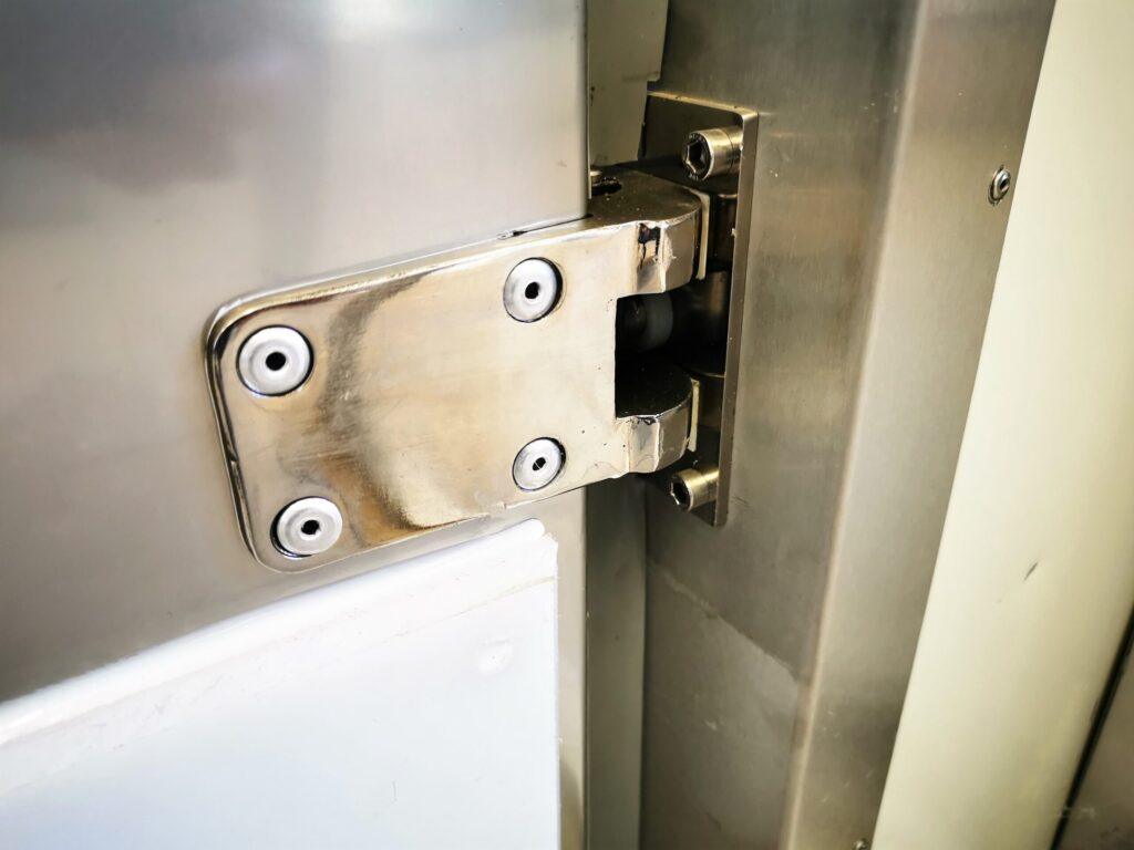inox lengoajto zsaner